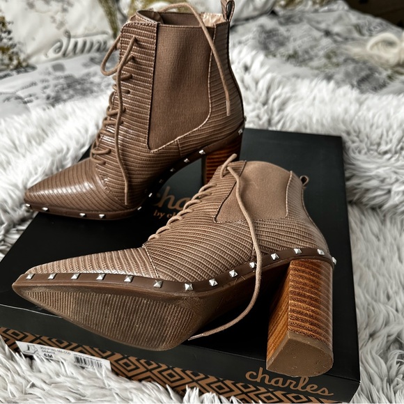 Debate booties super cute - Picture 1 of 8